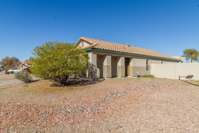 Foto del edificio - 8566 E Desert Ln