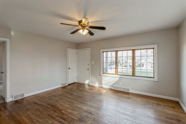 Foto del edificio - CLOSE TO BEAVERDALE!! 2 Bed, 1 Bath Home in Des Moines