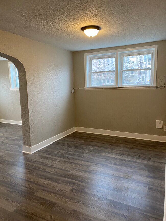 1807-esplanade-ave-unit-1-davenport-ia-52803-apartments-in