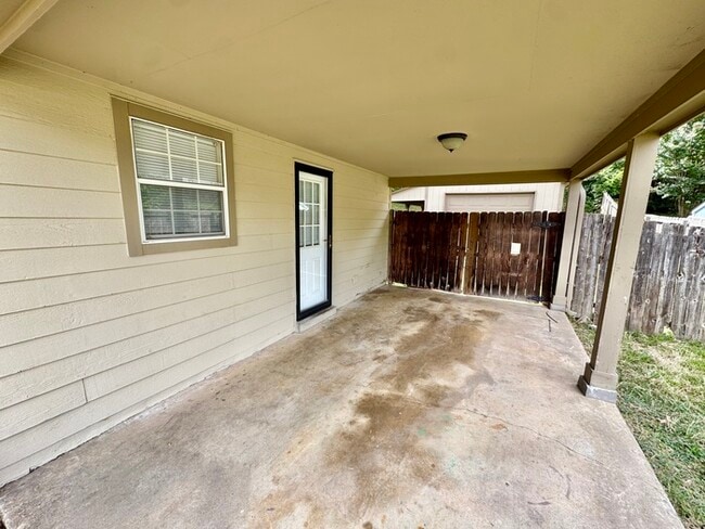 Photo - 3755 Schanna Dr House