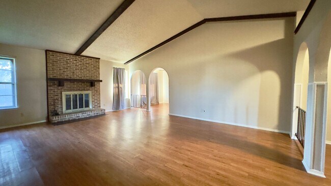 Foto del edificio - Stunning 4/2/2 in Carrollton Ready For Mov...