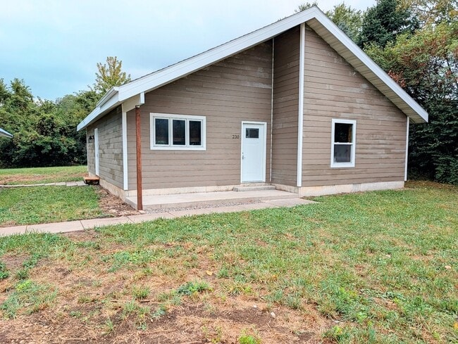 Building Photo - 230 Langstraat Ln