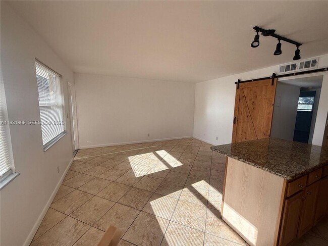 Foto del edificio - 4051 NE 13th Ave