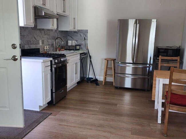 Foto del edificio - 10458 Brooke Ave