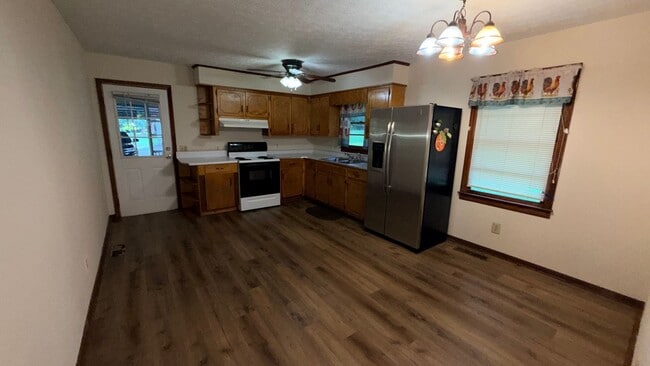 Building Photo - Antioch House - 2 bedrooms , 1.5 bathroom