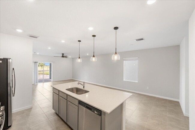 Building Photo - 11177 Fernbrook Dr