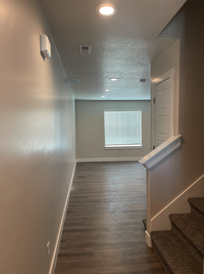 Entry Way - 4067 S 2800 W