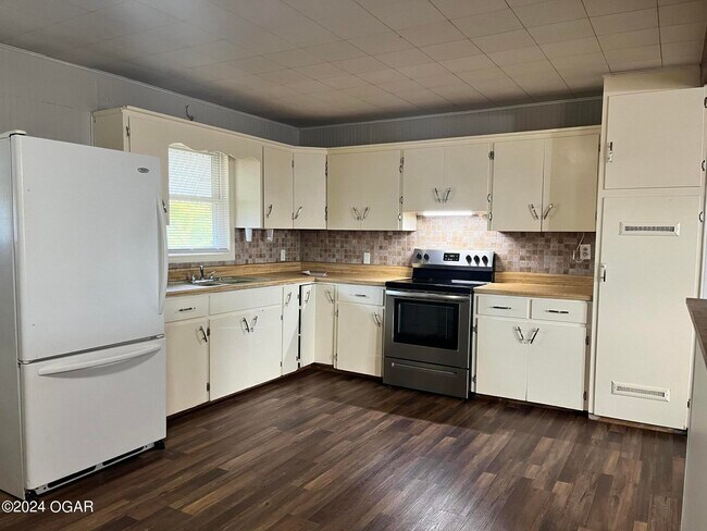 Building Photo - 604 Walnut Ridge Dr