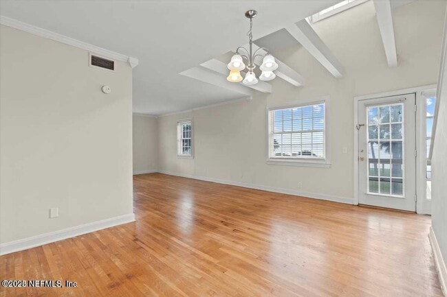Foto del edificio - 842 Cedar St