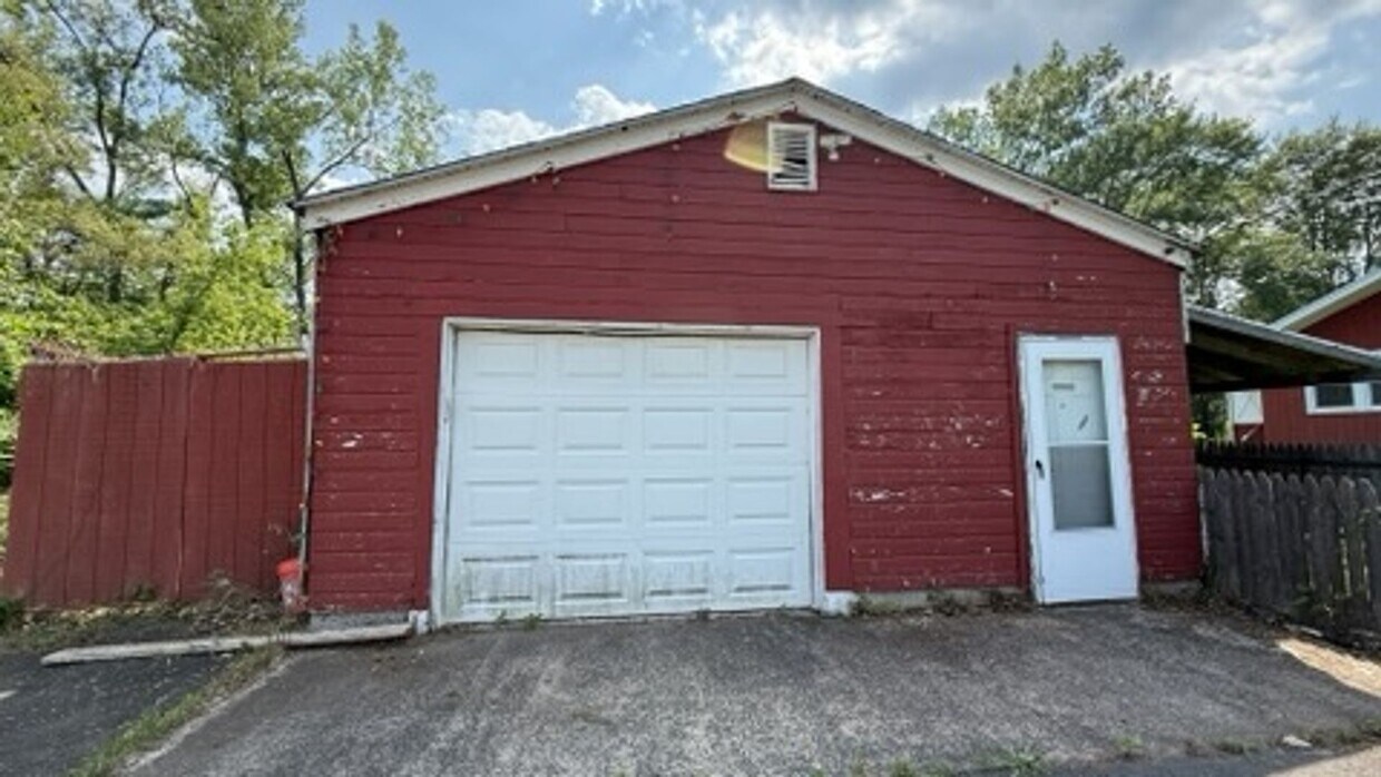 Foto principal - 1210 Farmington Ave