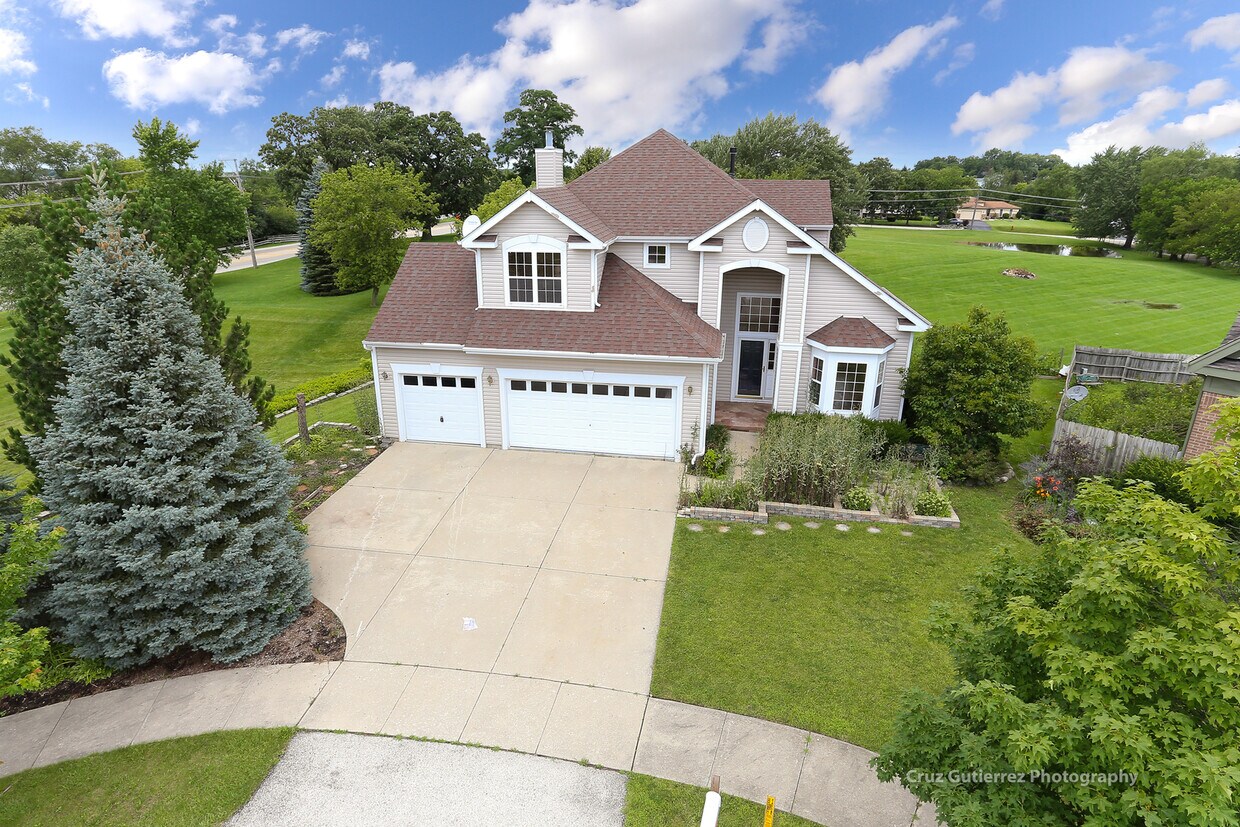 415 Farmwood Ct, Round Lake, IL 60073 House Rental in Round Lake, IL