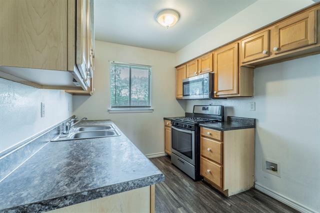 Foto del edificio - 1131 Pebblebrook Dr