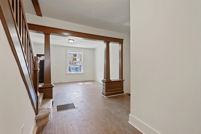 Foto del edificio - Bright 5 Bedroom, 1.5 Bath Home in Harrisburg, Pa!