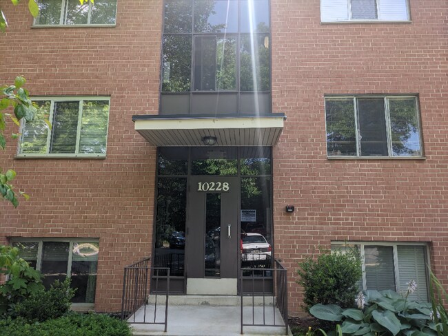 Foto del edificio - 10228 Rockville Pike