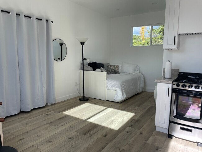 Foto del edificio - 6126 Alcove Ave