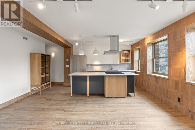 Photo du bâtiment - 663 Greenwood Ave