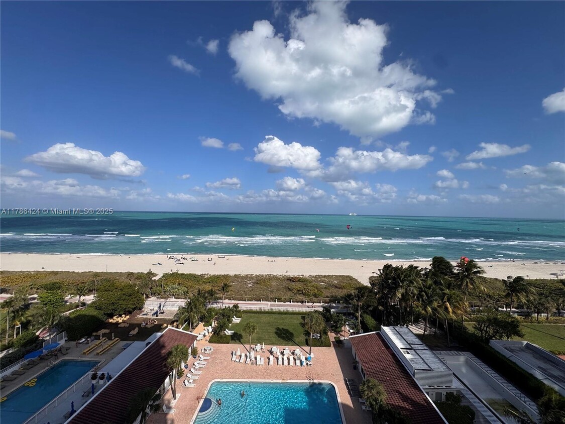 Foto principal - 2457 Collins Ave