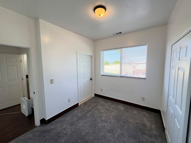 Building Photo - Epic Ocean Views! Tri Level 3 Bedroom 3 Ba...