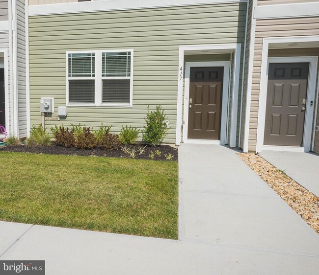 Building Photo - 417 Creekbed Cir
