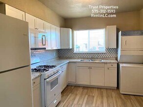 Building Photo - 217 N San Pedro St