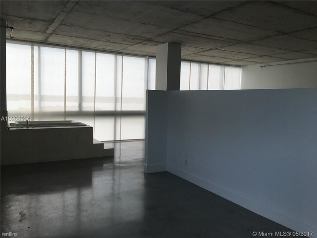 Foto del edificio - 7934 West Dr