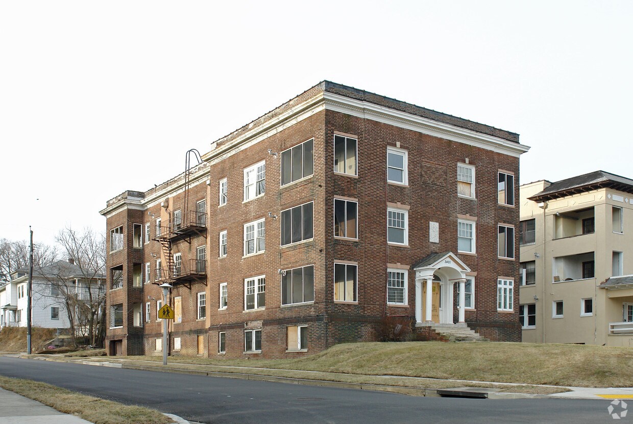 Foto principal - 3401 Fairview Ave