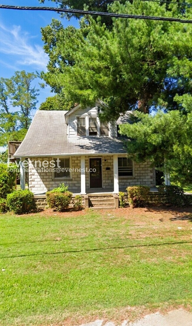 Building Photo - 901 E Nine Mile Rd