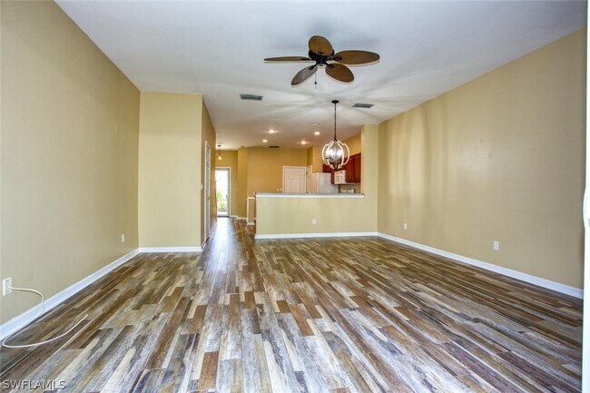 Building Photo - 8270 Village Edge Cir