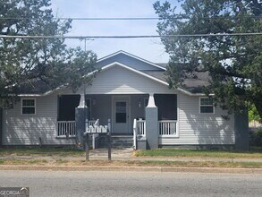 Building Photo - 15 N Zetterower Ave