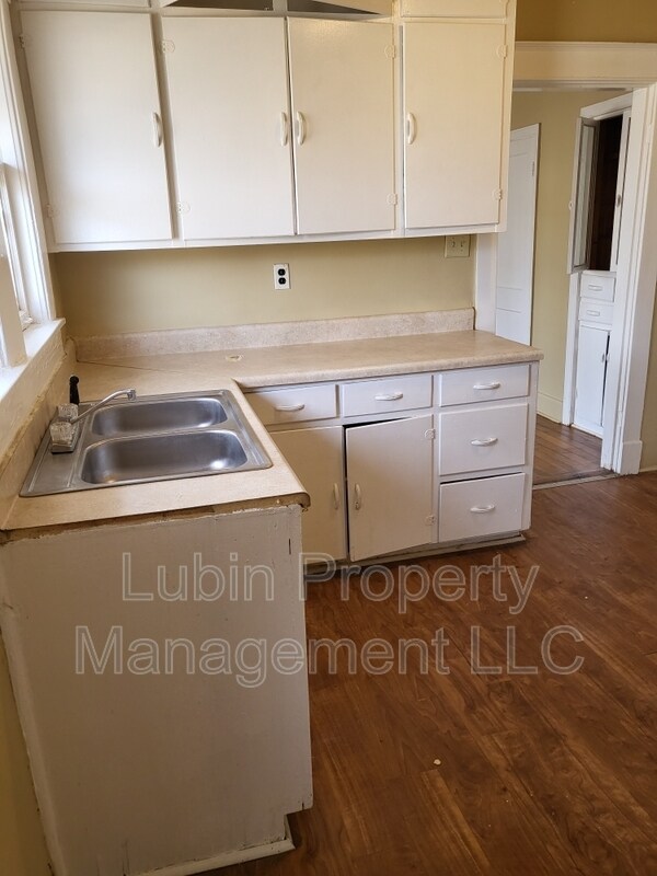 Building Photo - 698 Semmes St