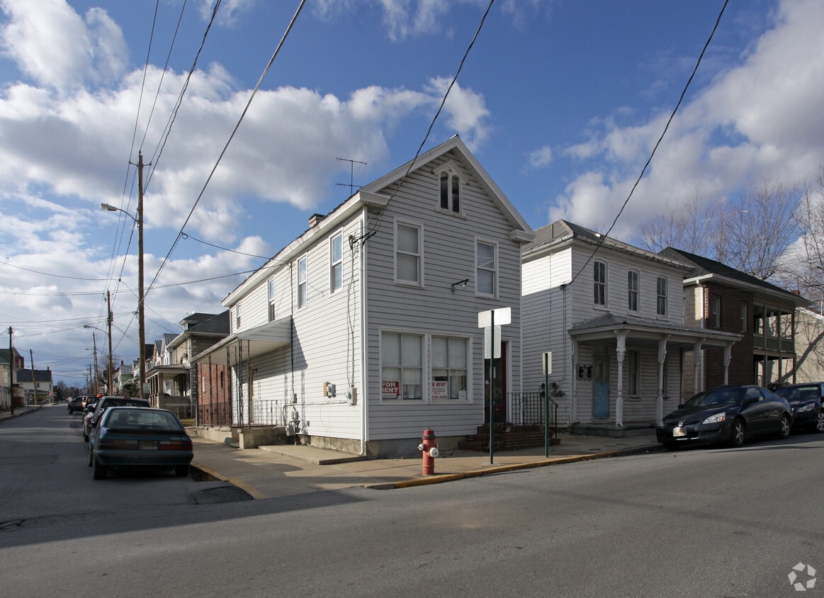 329 S Raleigh St, Martinsburg, WV 25401 Apartments in Martinsburg, WV