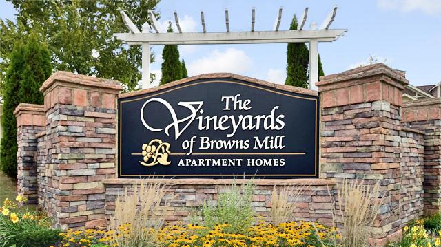 2738 Vineyards Dr, Atlanta, GA 30354