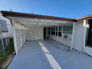 Building Photo - 910 51st Avenue Plaza W