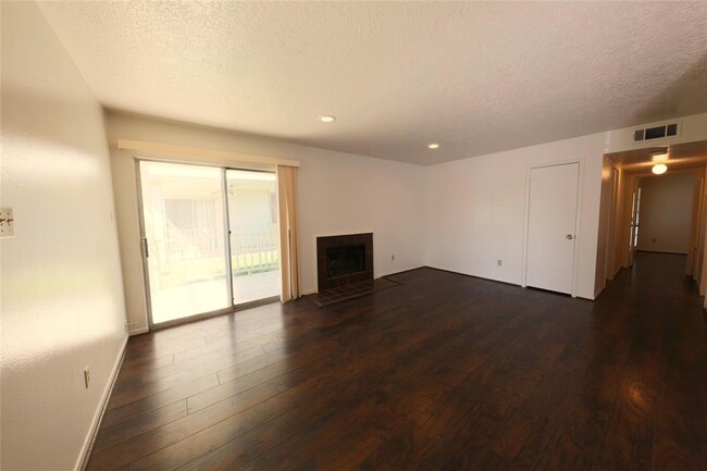 Foto del edificio - 11507 Meadow Ln