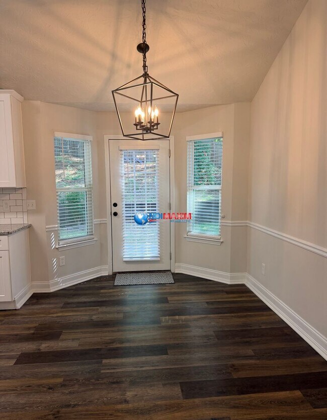 Foto del edificio - Newly renovated house in MILL CREEK cluster in Dacula