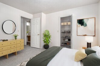 Building Photo - Gull Prairie/Gull Run Apartments and Townhomes