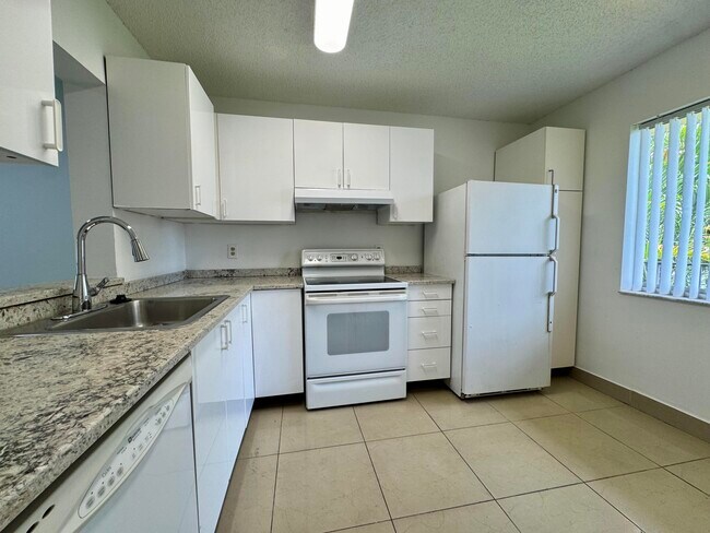 Foto del edificio - 7770 NW 50th St