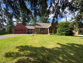 Building Photo - 1798 Lydia Ave W