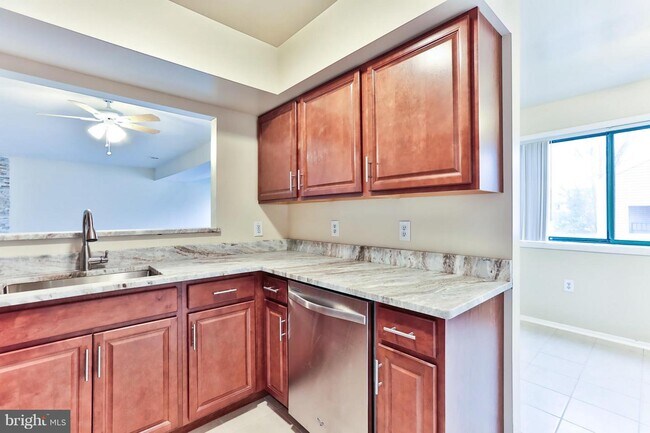 Foto del edificio - 6 Winners Cir