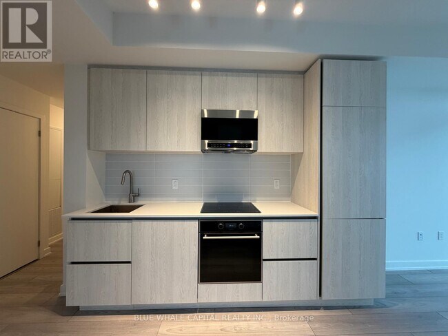 Photo du bâtiment - 110 Broadway Ave