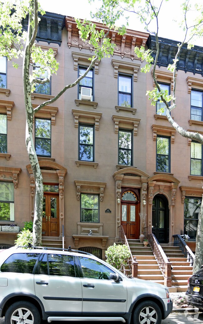 Foto del edificio - 412 Clinton St