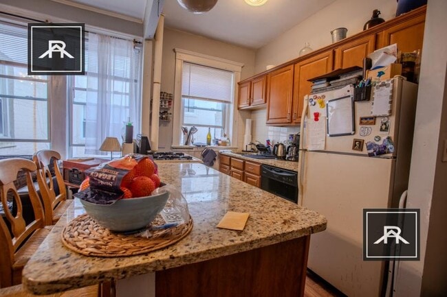 Building Photo - 2 bedroom in Brighton MA 02134
