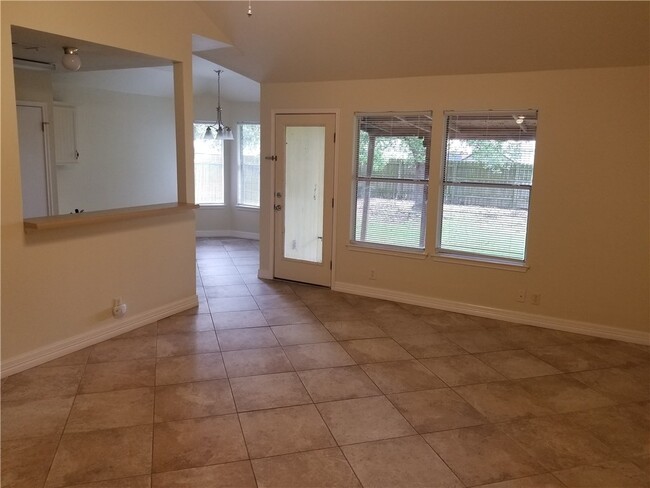 Building Photo - 1161 Brandi Cir