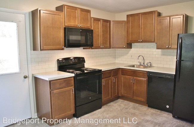 Building Photo - 67-67 Hummel Ave