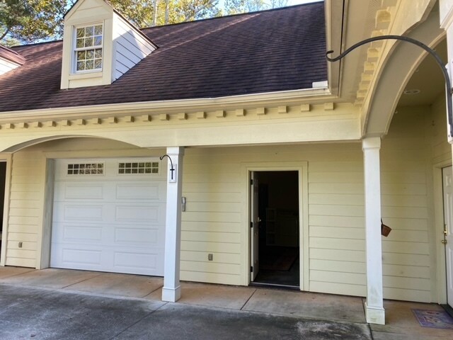 Garage entrance. - 137 Edgecombe Rd