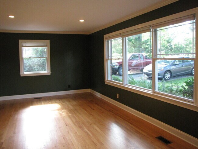 Foto del edificio - 501 Parkview Dr