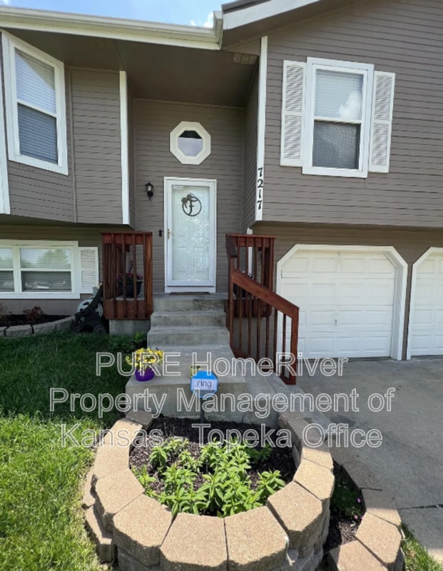 Building Photo - 7217 SW 27th St