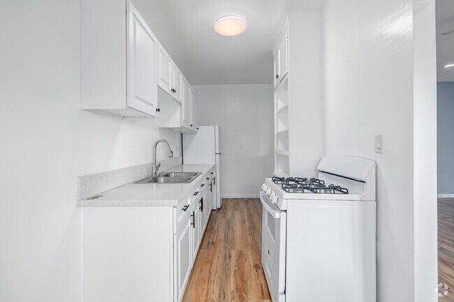 Estudio - 655 pies cuadrados - Cocina - 601 N Rossmore Ave.