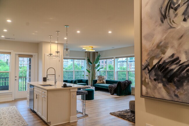 Foto del edificio - 102 Saint Ives Pl