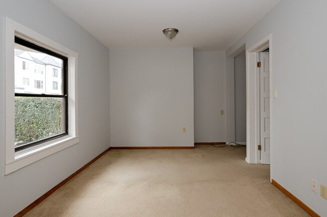 Building Photo - 5340 Fulton St